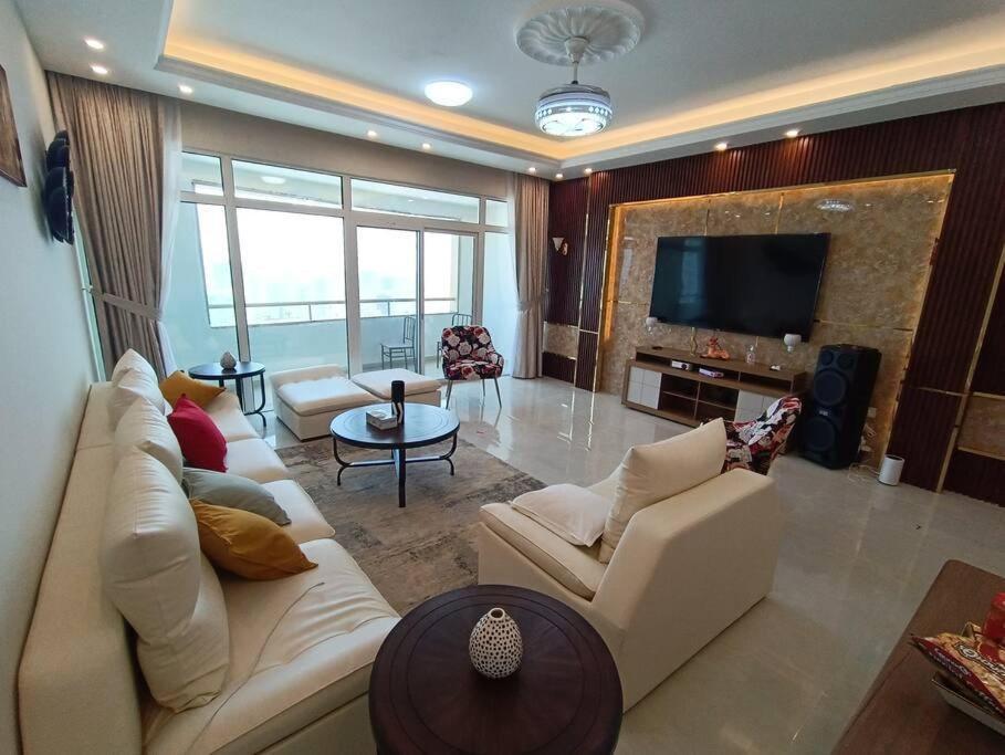 فخمة وواسعة تسع عائلة كبيرة * Ajman