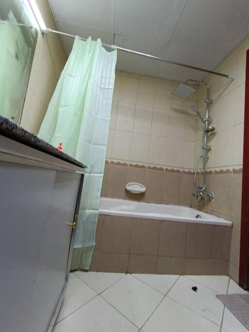 فخمة وواسعة تسع عائلة كبيرة Apartment Ajman