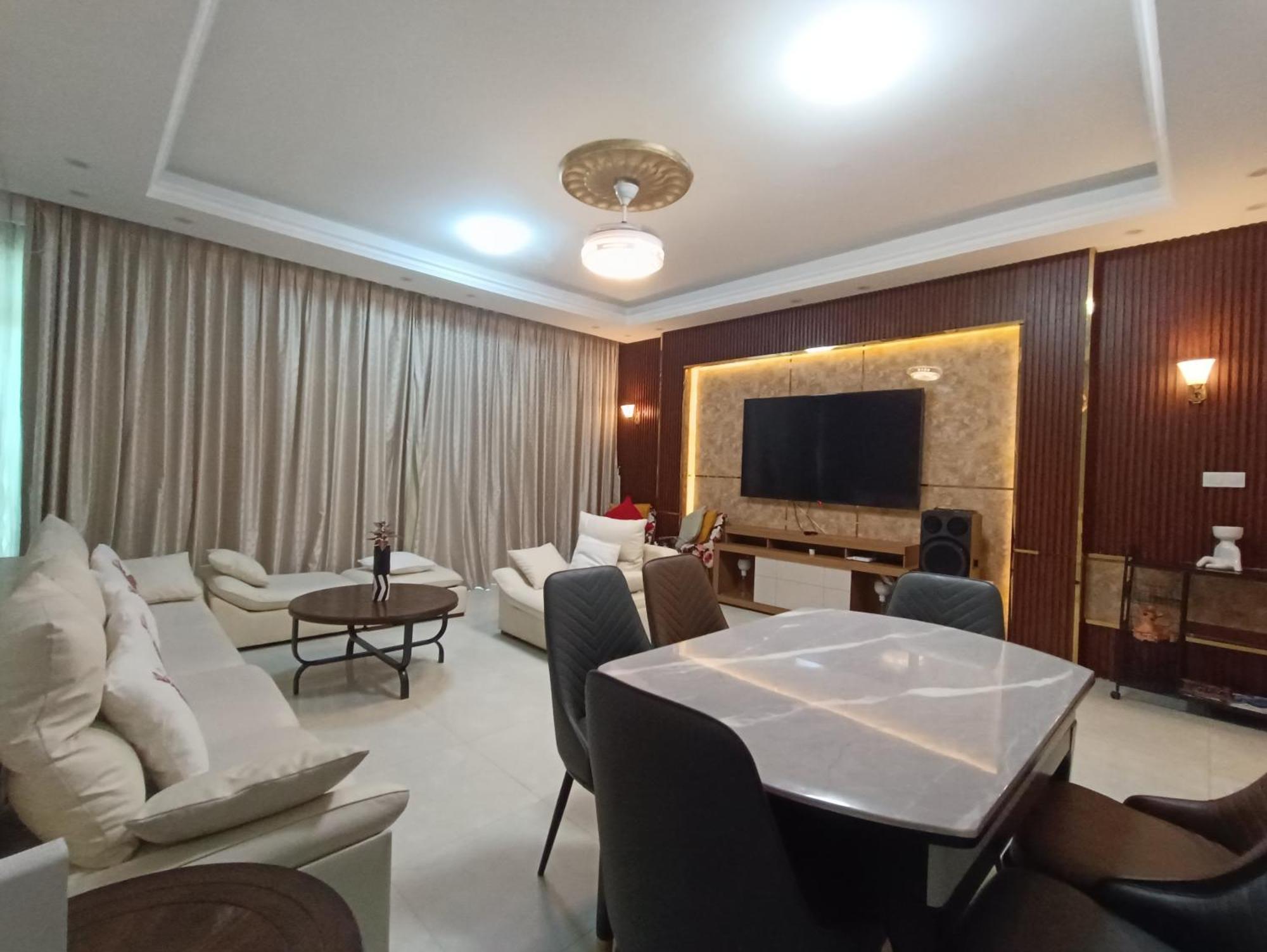 Apartment فخمة وواسعة تسع عائلة كبيرة Ajman